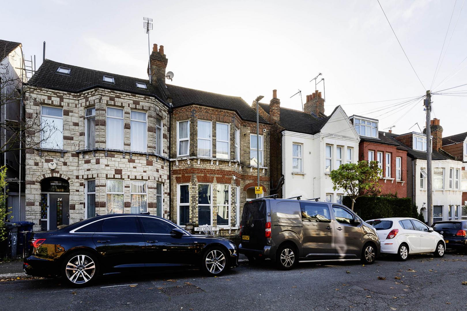 			Studio Apartment, 1 bath, 1 reception Apartment			 Ash Grove, Cricklewood (Inclusive of Council tax, Gas+ Water)